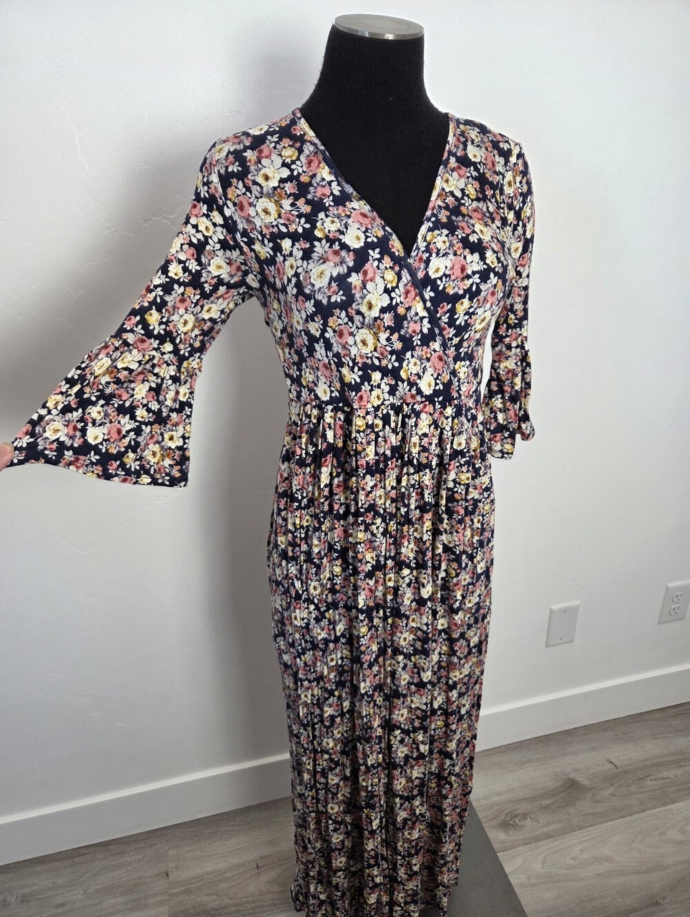Downeast Floral Maxi Dress V Neck Wrap ¾ Bell Sleeve Cottagecore Festival Small